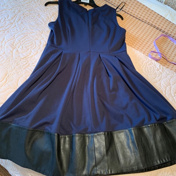 Calvin Klein Faux Leather Trim Fit&Flare Dress Blue/Black Size 12 - Picture 6 of 11